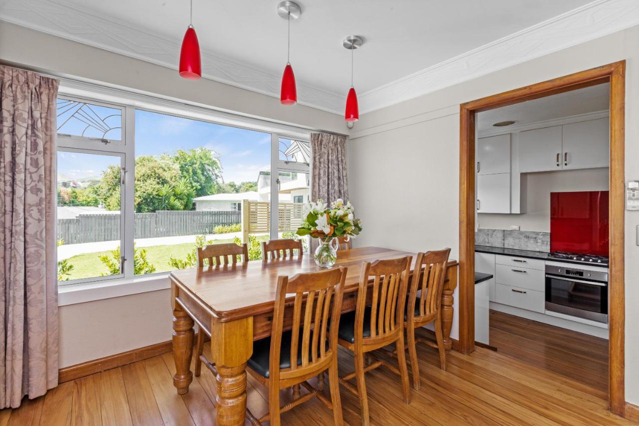 Live Large In The Village Havelock North Buitenkant foto