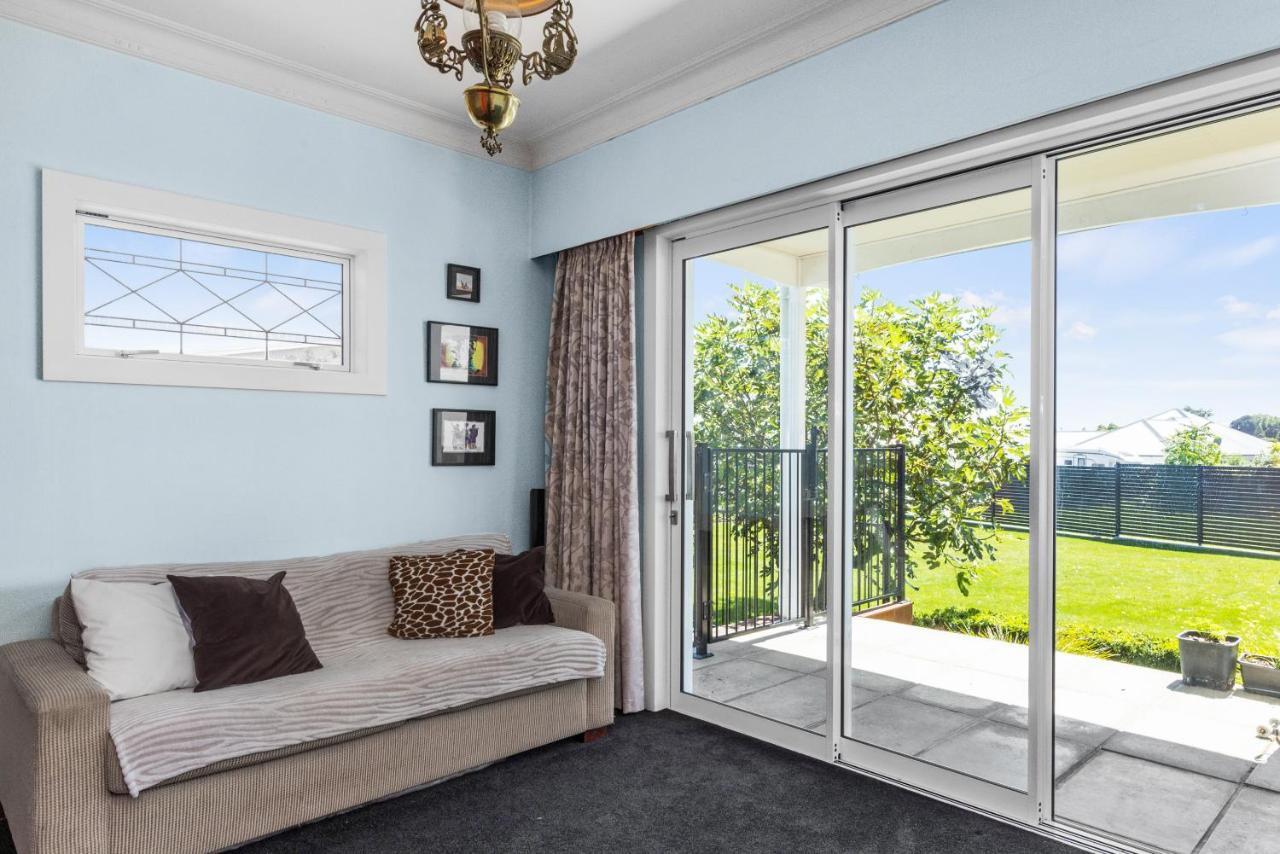 Live Large In The Village Havelock North Buitenkant foto